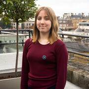 Sophie, 17, Swansea, Cymru